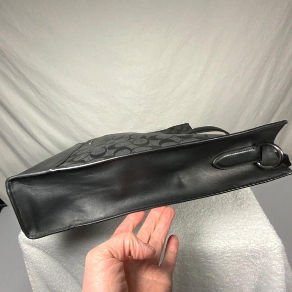 Coach Graham Structured Tote - C3232 - Picture 9 of 16